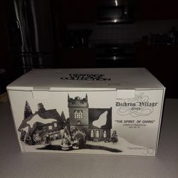 VINTAGE 1997 HERITAGE COLLECTION DICKENS VILLAGE SERIES THE SPIRIT OF GIVING IN BOX