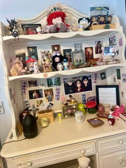 Wooden desk w chair