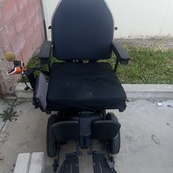 ELECTRIC WHEELCHAIR 