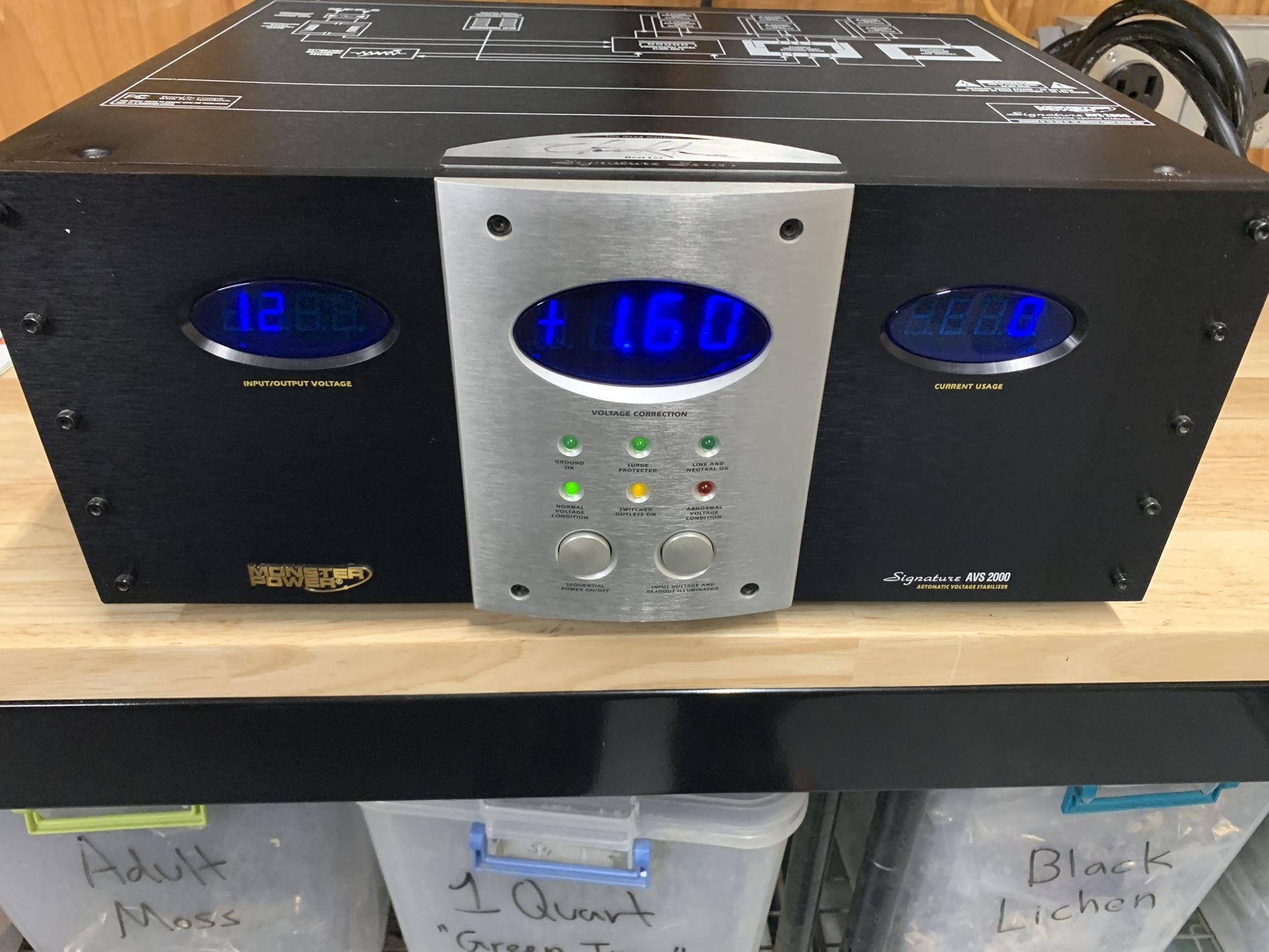 Monster Power Cable AVS-2000 SS Signature Series Voltage Stabilizer Home Theater