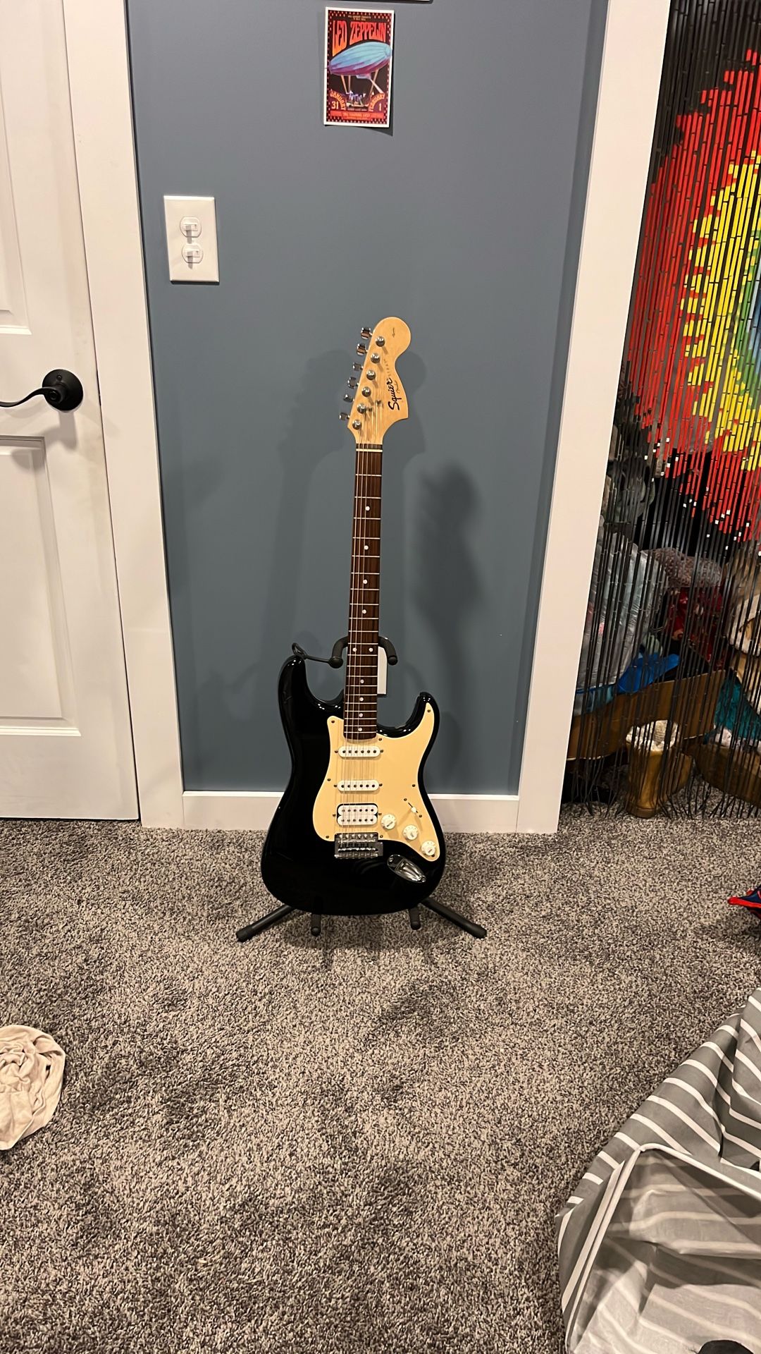 Guitar - Squire (Fender)