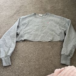 Women’s Cropped Champion Sweatshirt