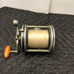 vintage Penn Long Beach LIVE BAIT CASTER #259. *Needs Cleaning Sold AS- IS