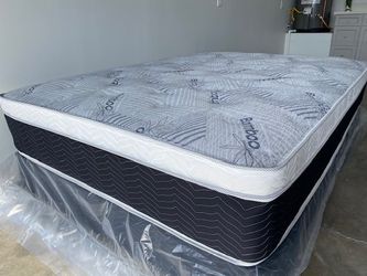 Cal King Euro Bamboo Pillow Top!!