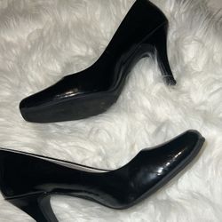 Women's shoes