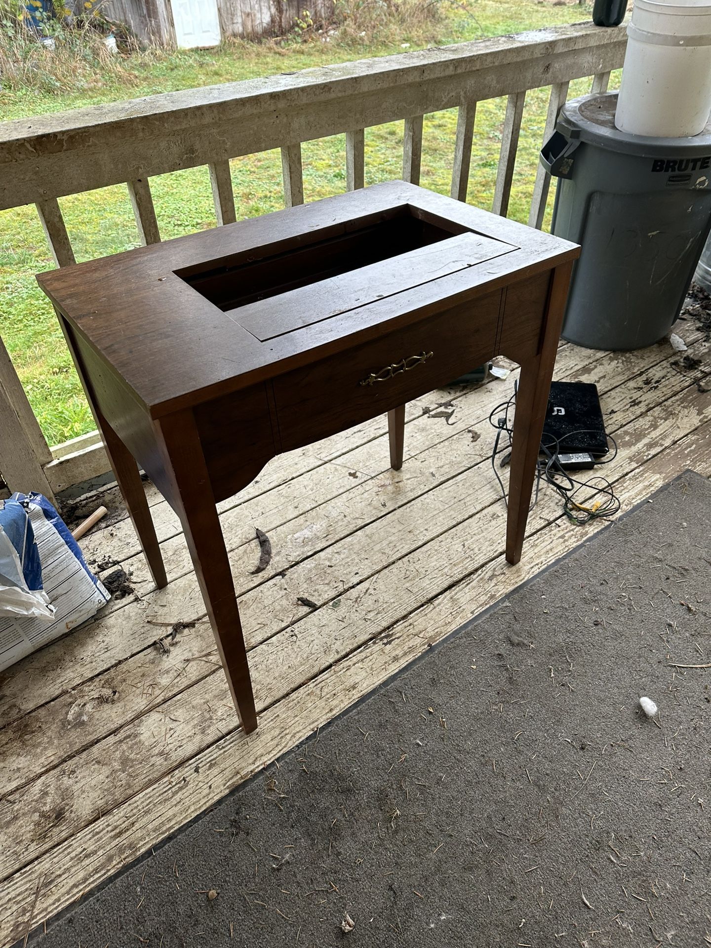 Free Sewing Table