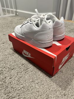 NIKE EBERNON LOW - Size 8 Men’s