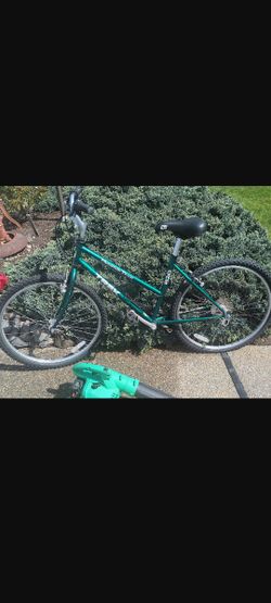 Trek 820 Mountain Bike