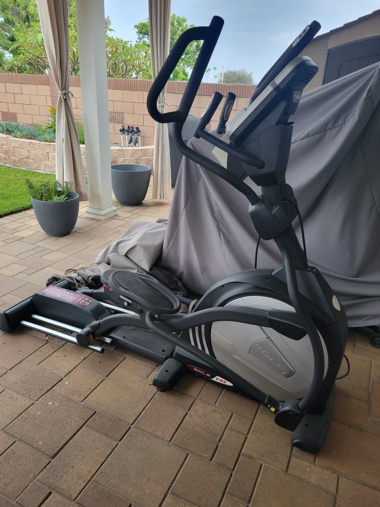 Sole Fitness Elliptical Machine E95 Works Perfectly