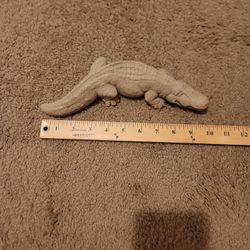  Gator Decor ( PICK-UP ONLY )