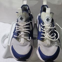 Nike Air Huarachi Size 7