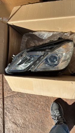 Mercedes Benz 2010- 2013 W212 E Class Left Headlight Assembly