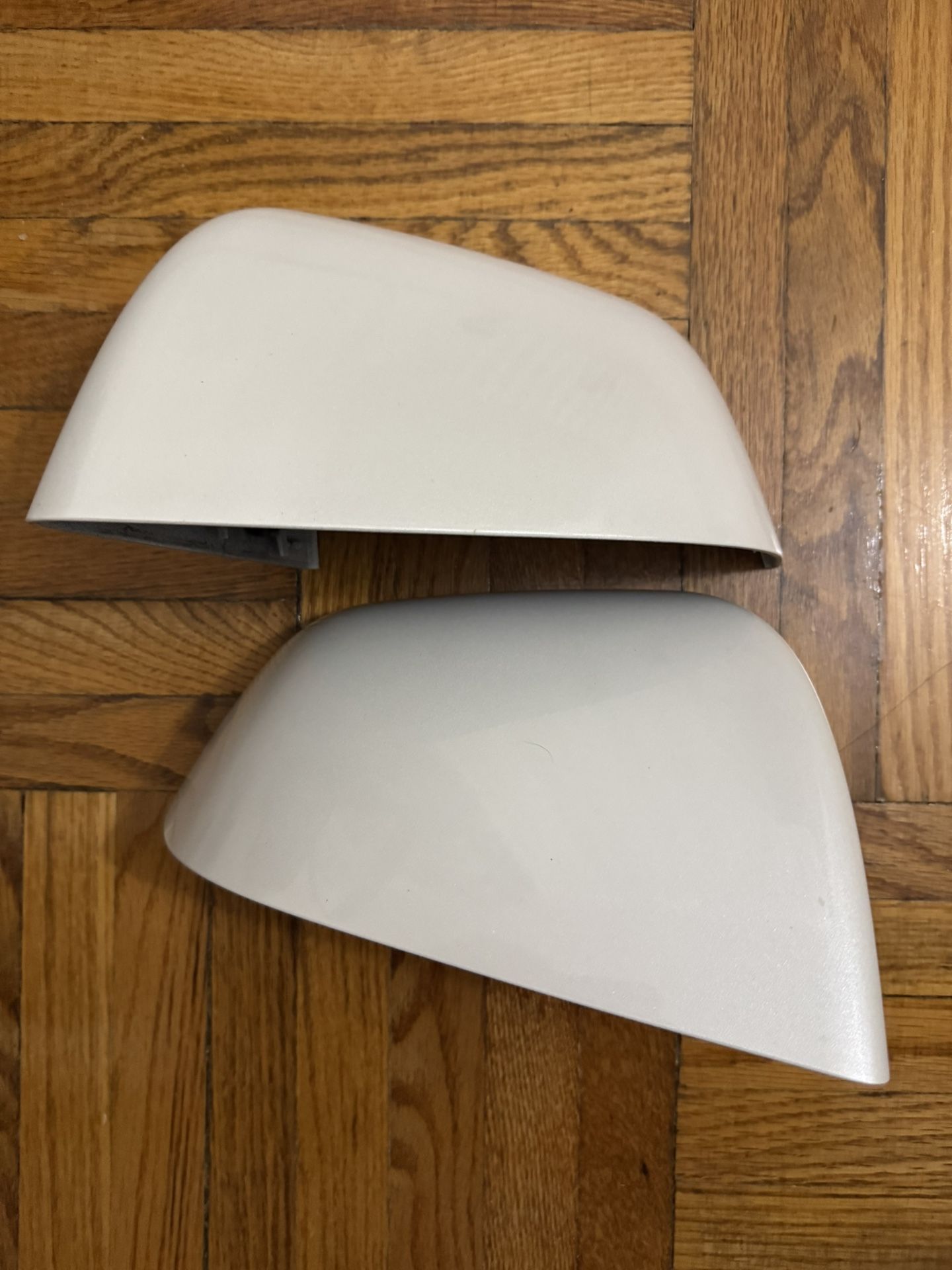tesla model Y side mirrors COVER or CUPS cash please pick up only!!!!