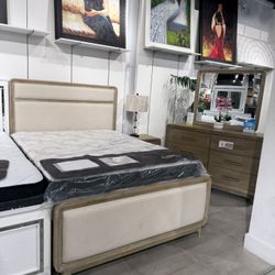 4pc Queen Bedroom Set ✨ Easy Financing Available ✨ No Credit Needed 