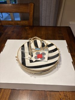 Vintage at home set of four 8 inch plates