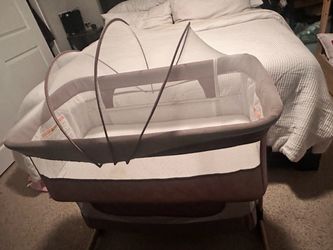 Bedside sleeper baby bassinet