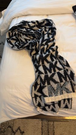 Michael kors scarf