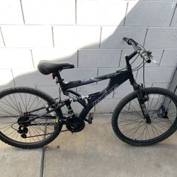 HYPER Bike Bicycle 26inch Wheels- Full Suspension- 21 Speeds- New Inner Tubes- Gears And Brakes Work- Ready To Ride 
