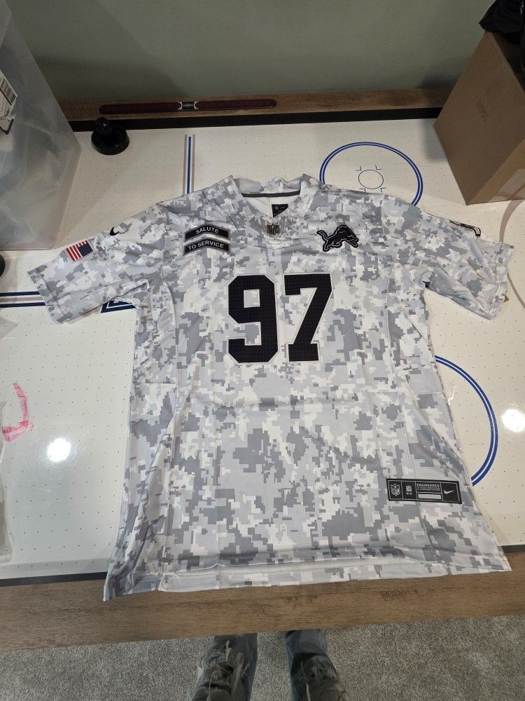 AIDAN HUTCHIN SON #97 Salute To Servicce (XXL)