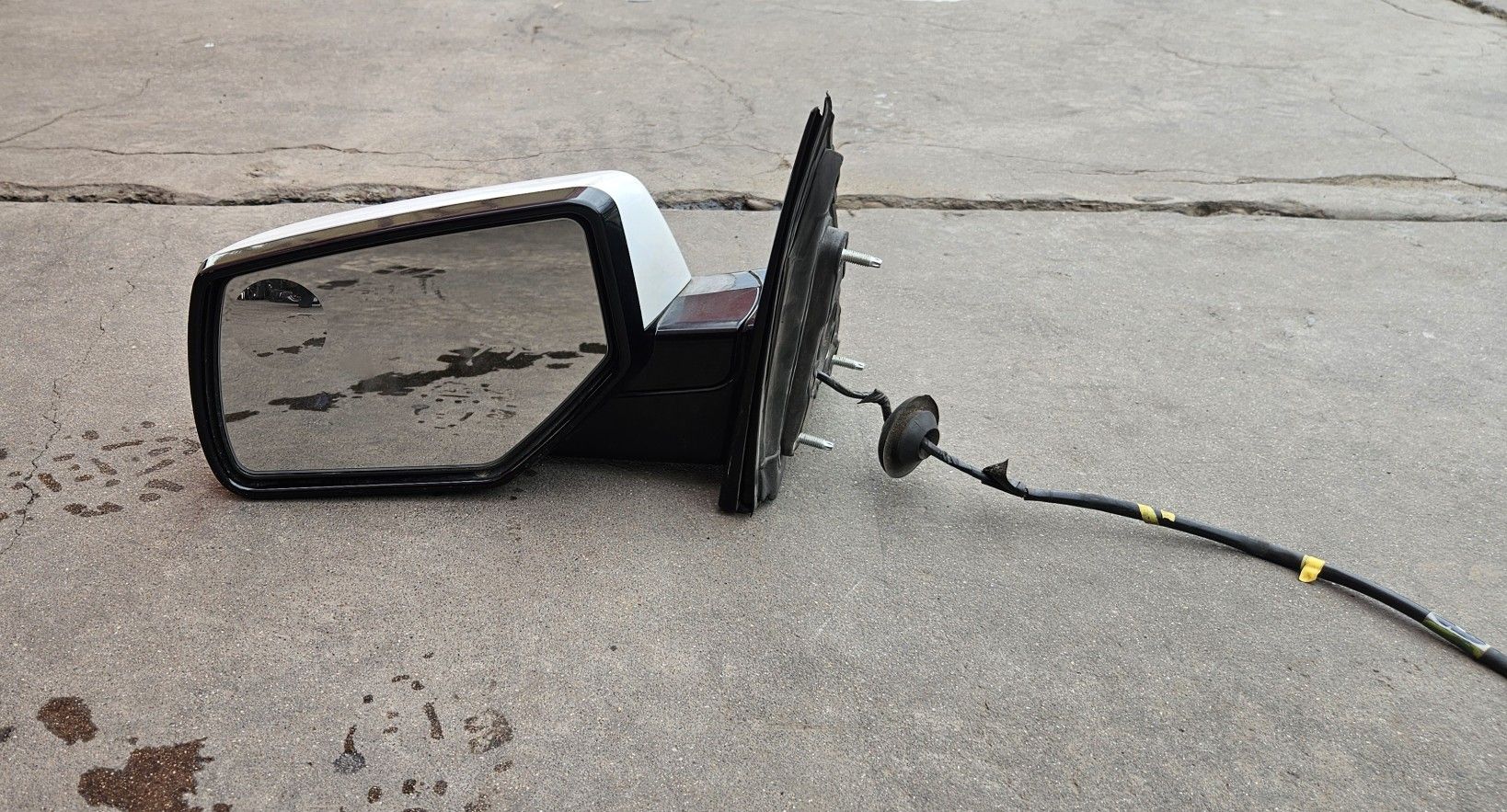 2015-2020 Chevrolet Tahoe Rear Vew Mirror OEM Left Side Driver Side