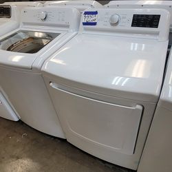 Like New LG Top Loading Washer With Agitator And Gas Dryer Set 
