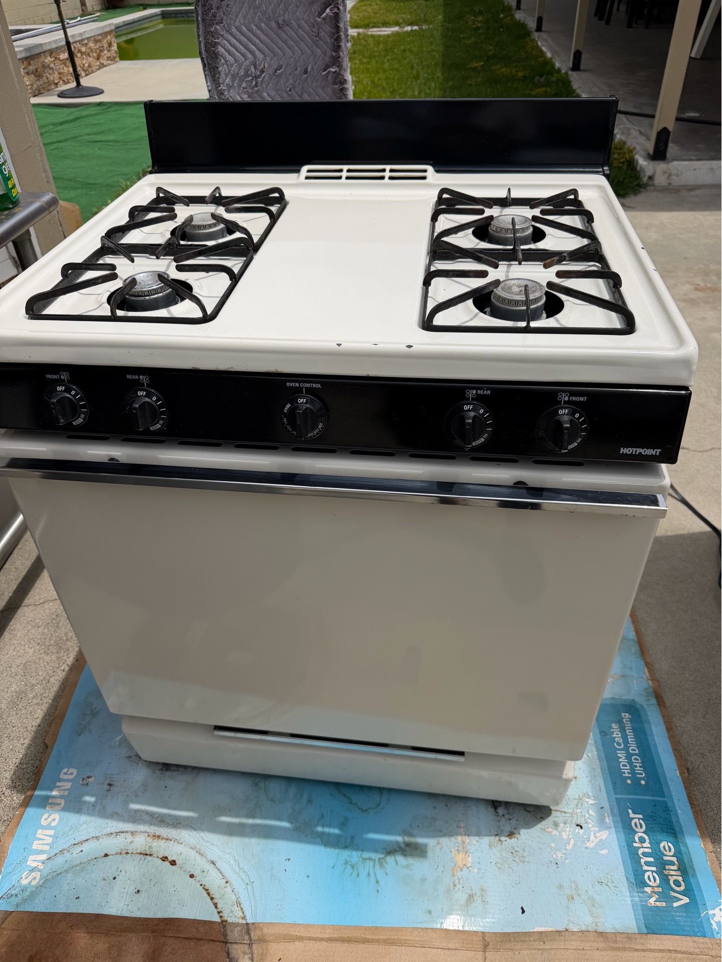 HOTPOINT STOVE