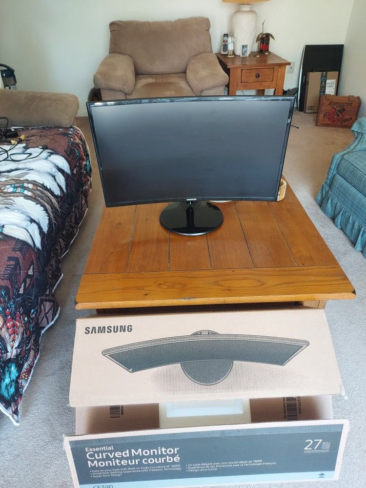 Samsung 27" Curved Monitor