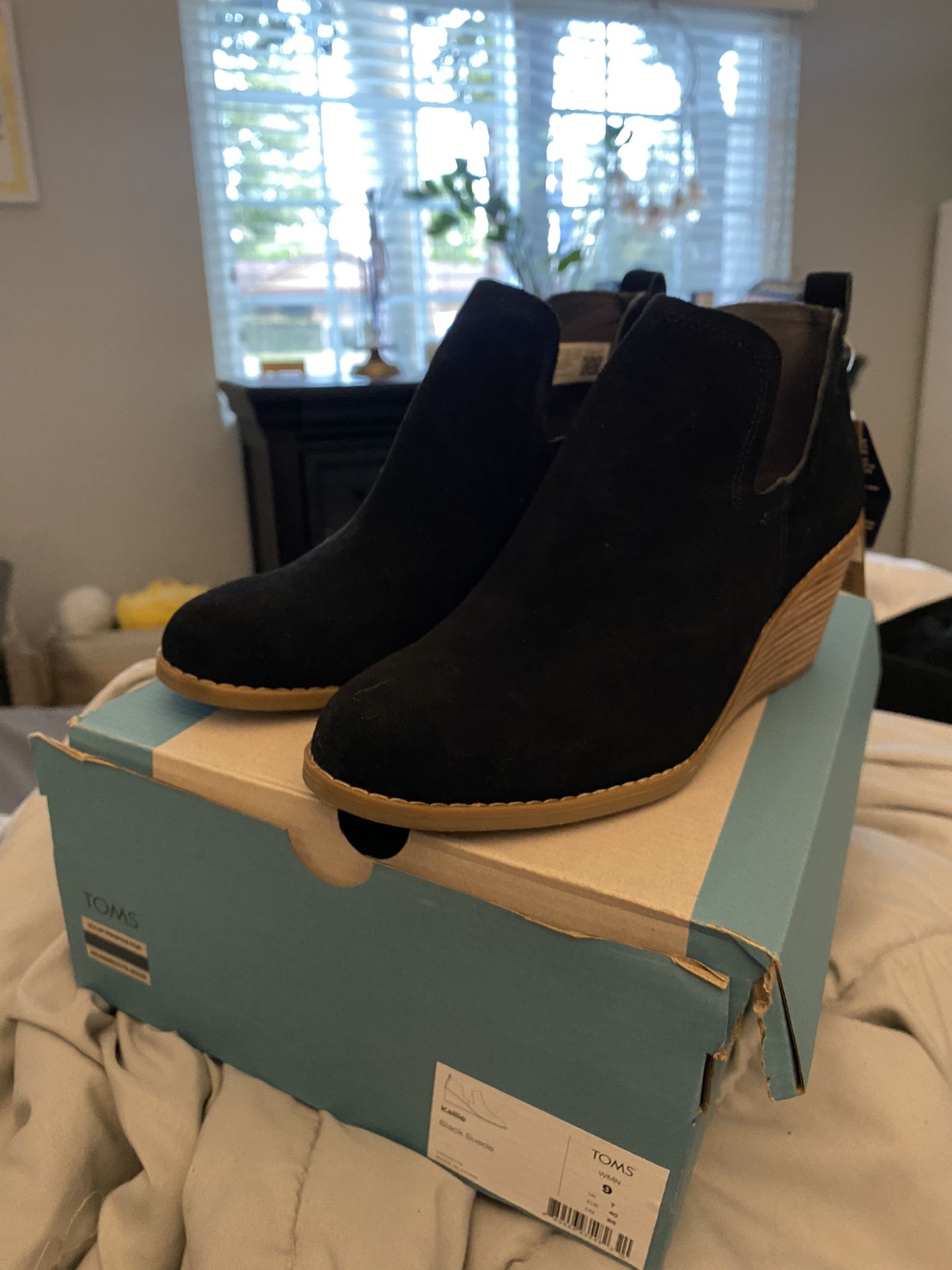 New With Tags - Toms Kallie Black Suede Boots size 9