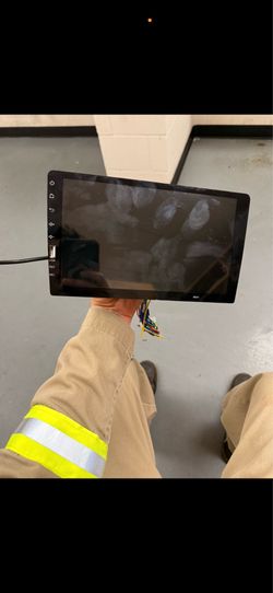 9in android head unit. (Wanting to trade for amp box)