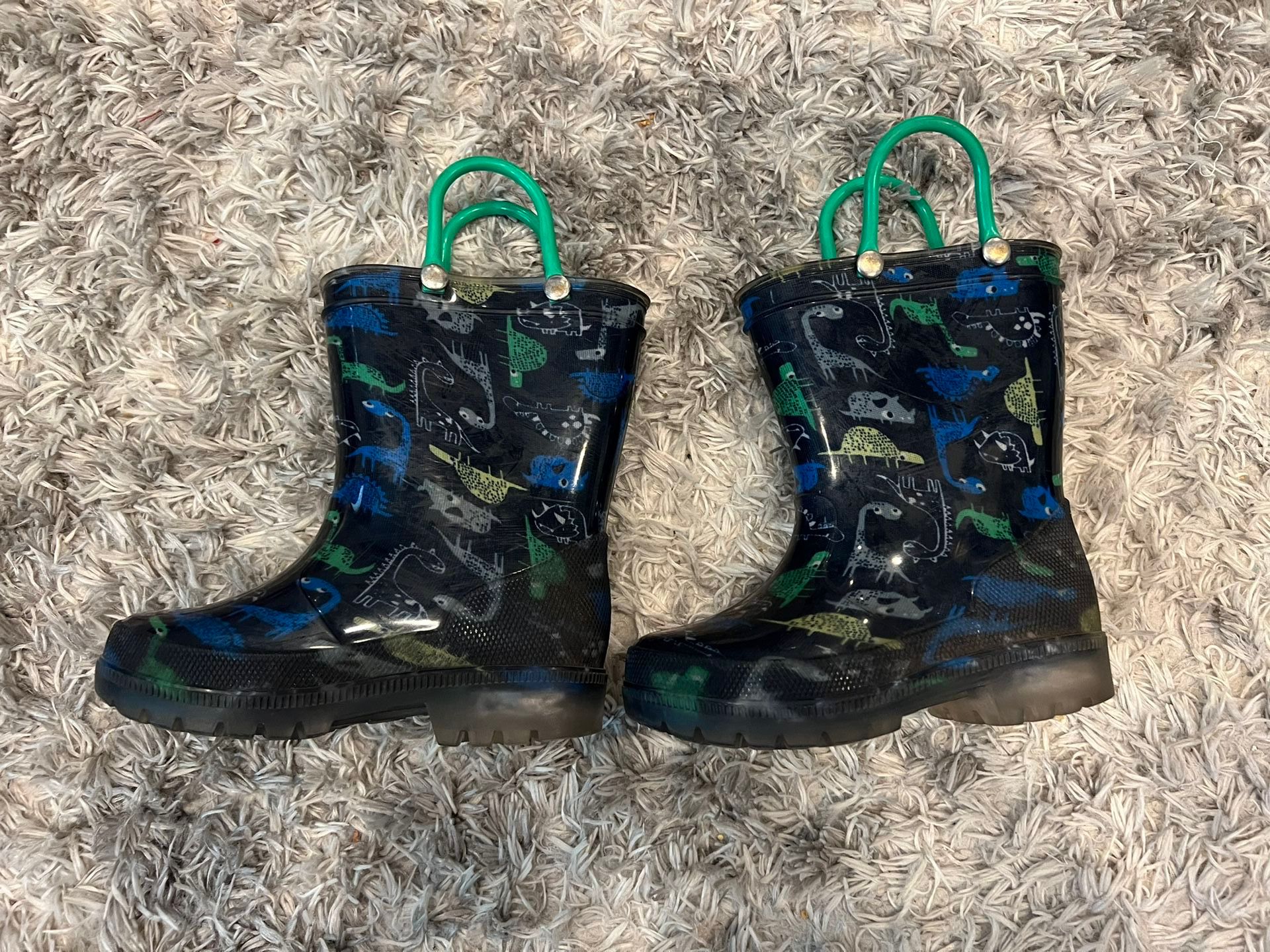 Size 7 Kids Rain Boots (heels Light Up)