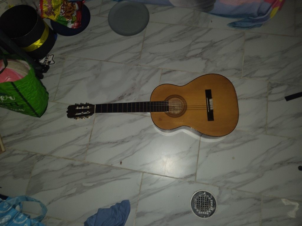 6-string Guitar For Sale