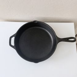 Lodge Cast Iron Skillet – 10.5”