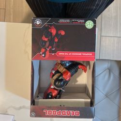 Deadpool Figurine 
