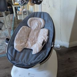 4Moms Mommaroo Baby Swing