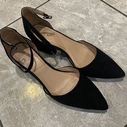 Pointed-Toe Flats