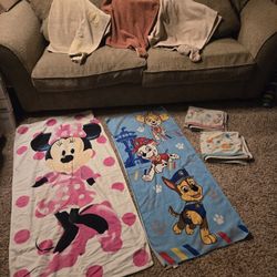 Children's Boy's/Girl's Towels Frog/Puppy/Monkey Hooded, Minnie Mouse, Paw Patrol Etc