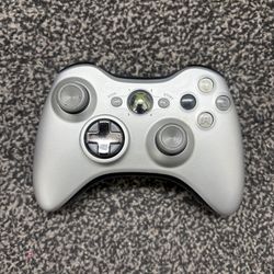 Silver Xbox 360 Controller 