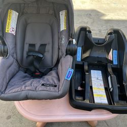 Carseat For  newborn ( I only accept cash.) 