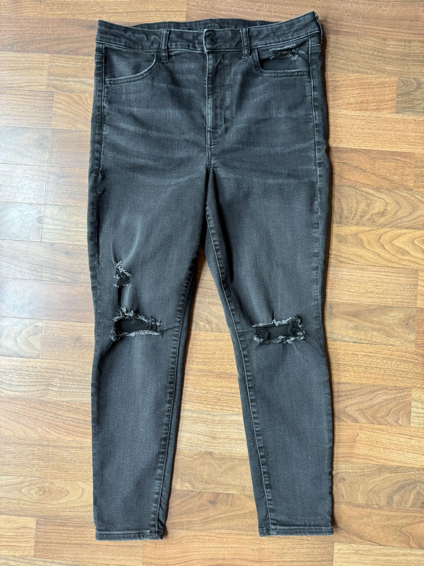 American Eagle Womens 14 SHORT Black Super Hi-Rise Jegging Distressed Denim EUC