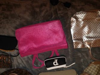 Selling These Purses There In Amazing Condition 