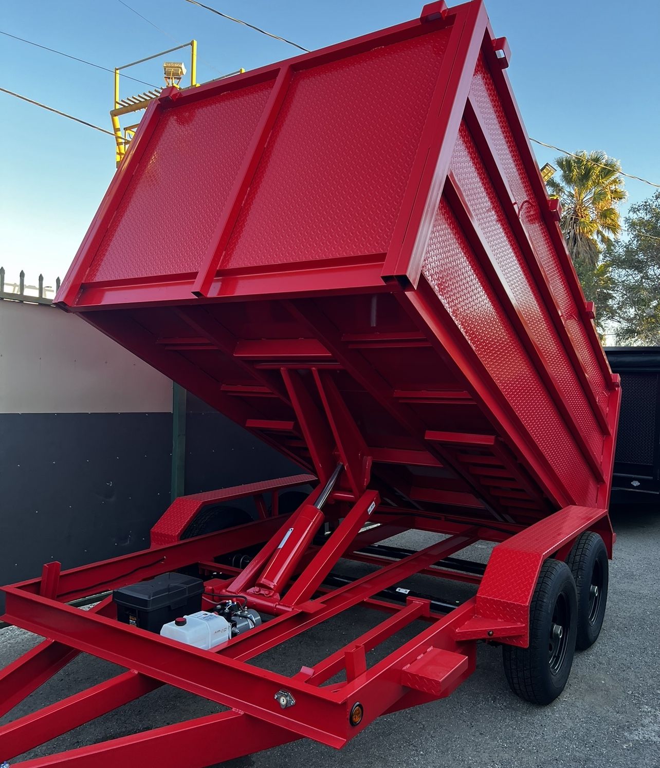 Scissor Lift Dump Trailer