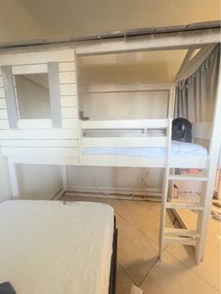 Kids bunk bed