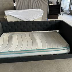 Couch/bed