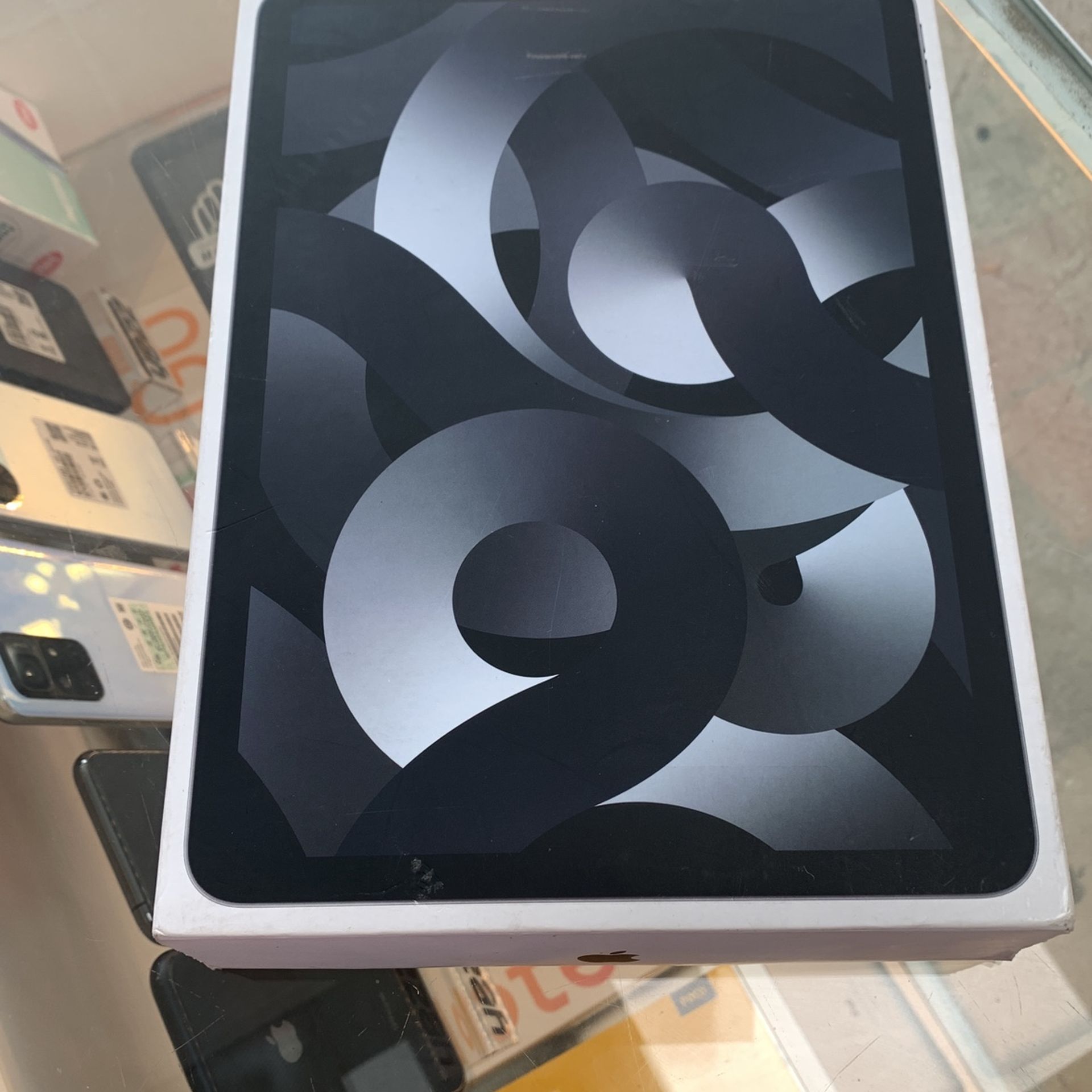 iPad Air (5th Generation) Wi-Fi + Cellular 256GB Unlock