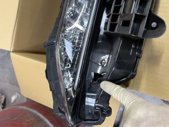 2021-2023 Toyota Venza Left Headlight