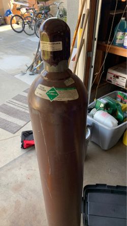 Helium compressed tank