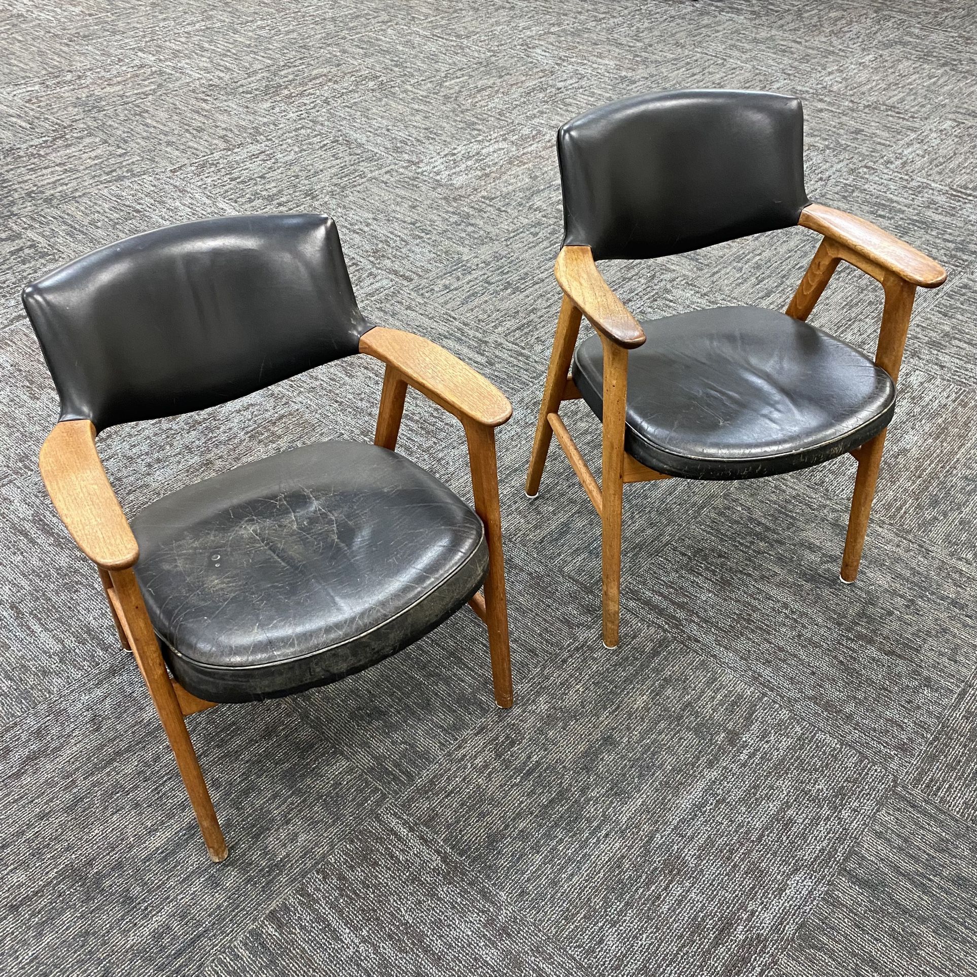 Erik Kirkegaard for Høng Stolefabrik MCM Armchairs Set Of 2 Accent Chairs Original Awesome