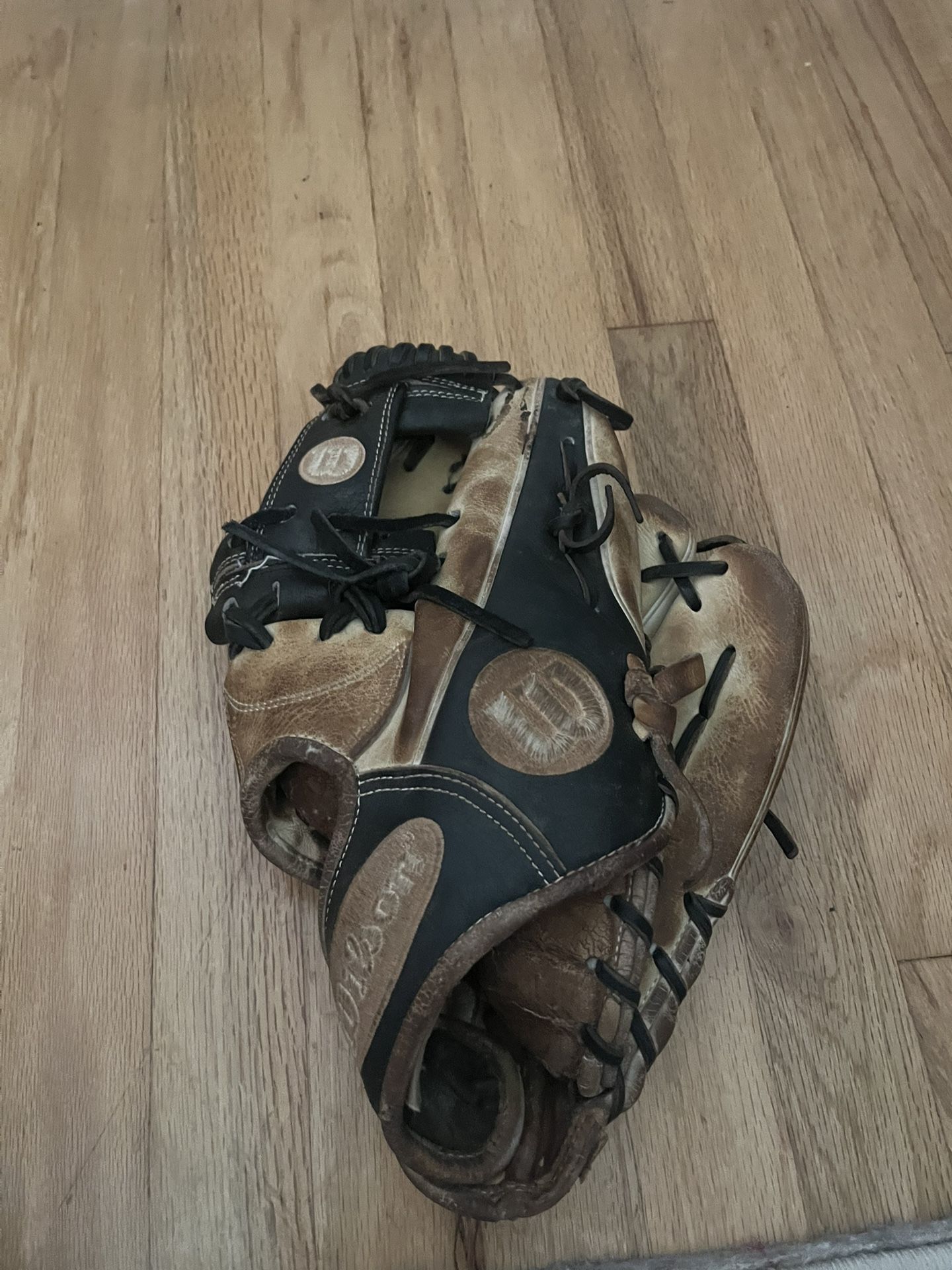 Wilson A2000 Pro Stock 1787 11.75 Glove For RHT Used