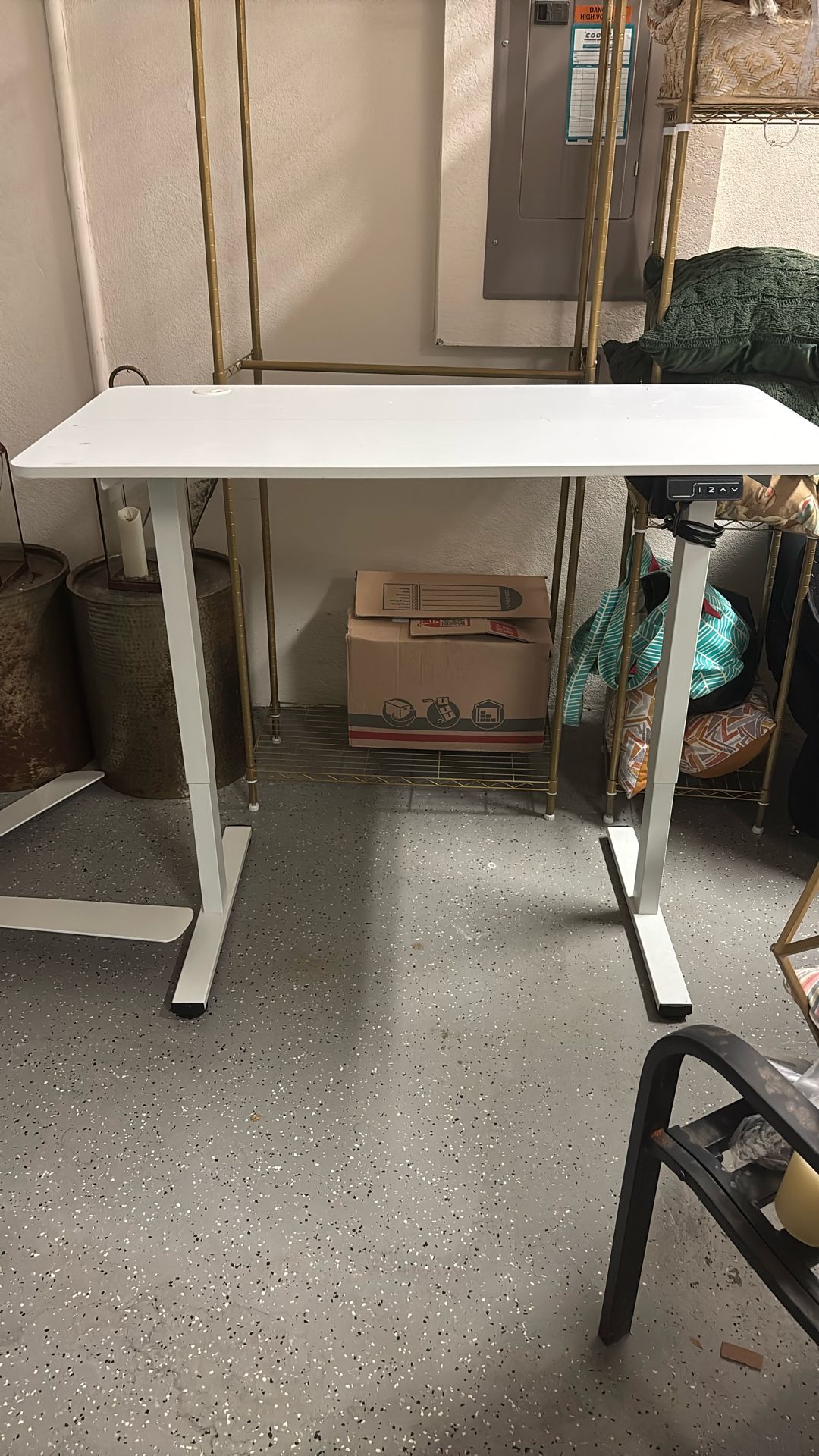 Standing electronic adjustable desk 47x24