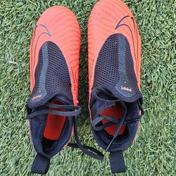 Nike Jr. Phantom GX Academy Big Kids' Multi-Ground Soccer Cleats (DD9546-600, Bright Crimson/White/University